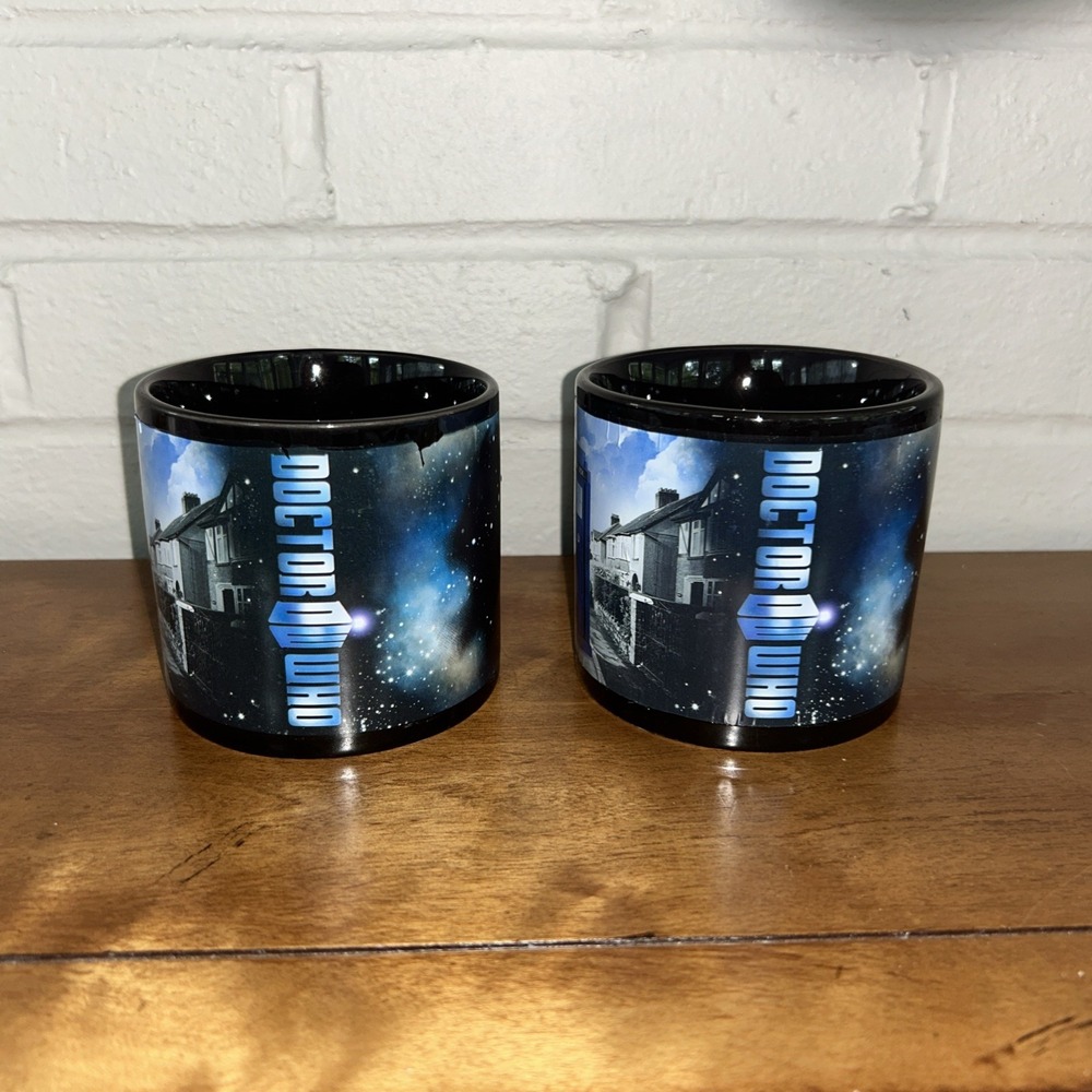Doctor Who Disappearing TARDIS Heat Changing Coffee Mug Pair Set 2 AS-IS Flaw